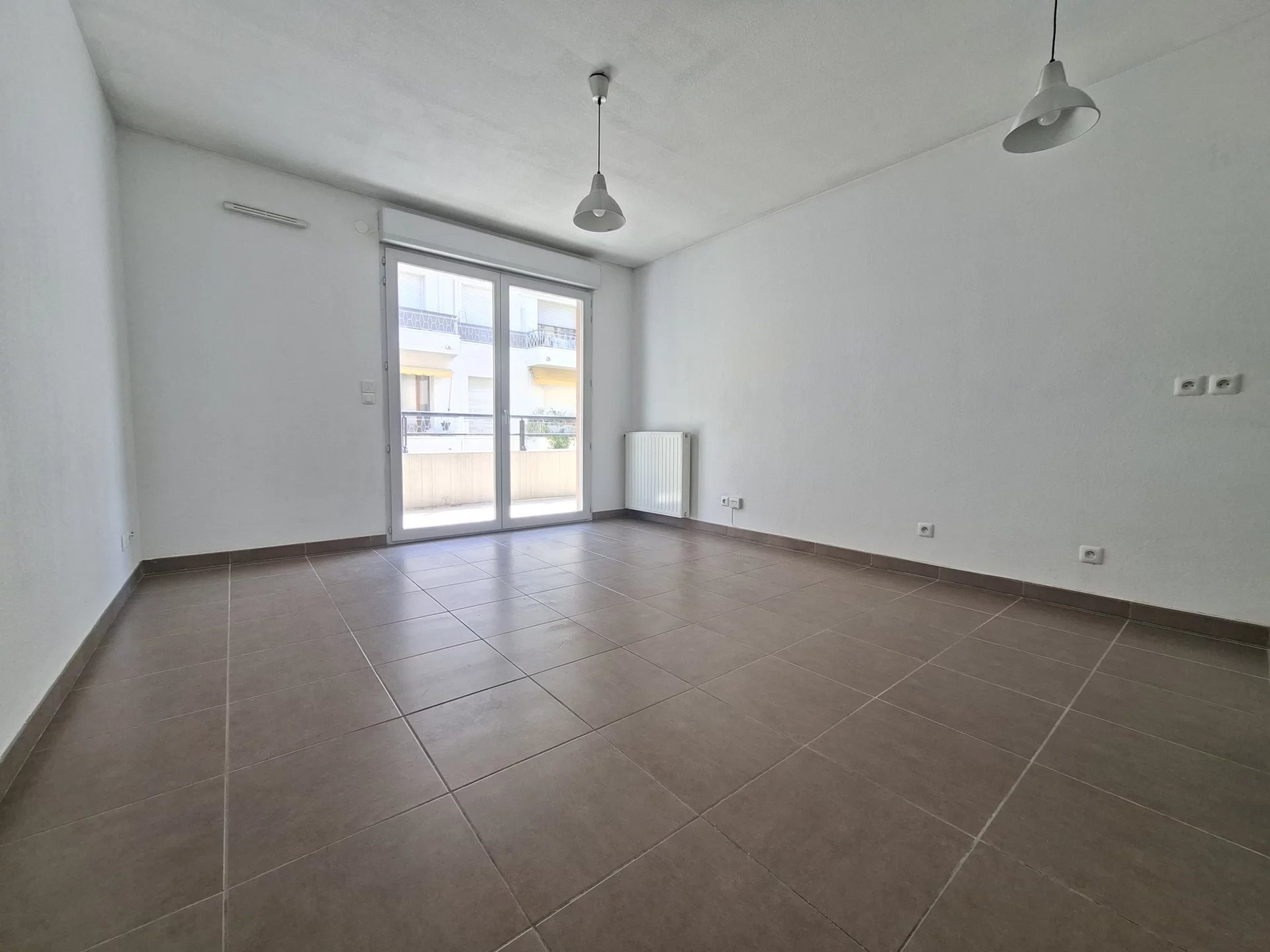 2P NICE LIBERATION / RUE VILLENEUVE