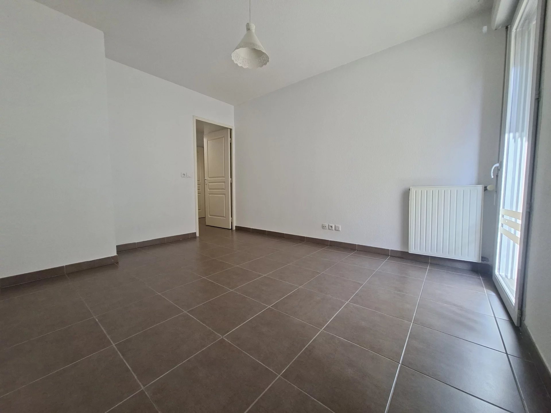 2P NICE LIBERATION / RUE VILLENEUVE