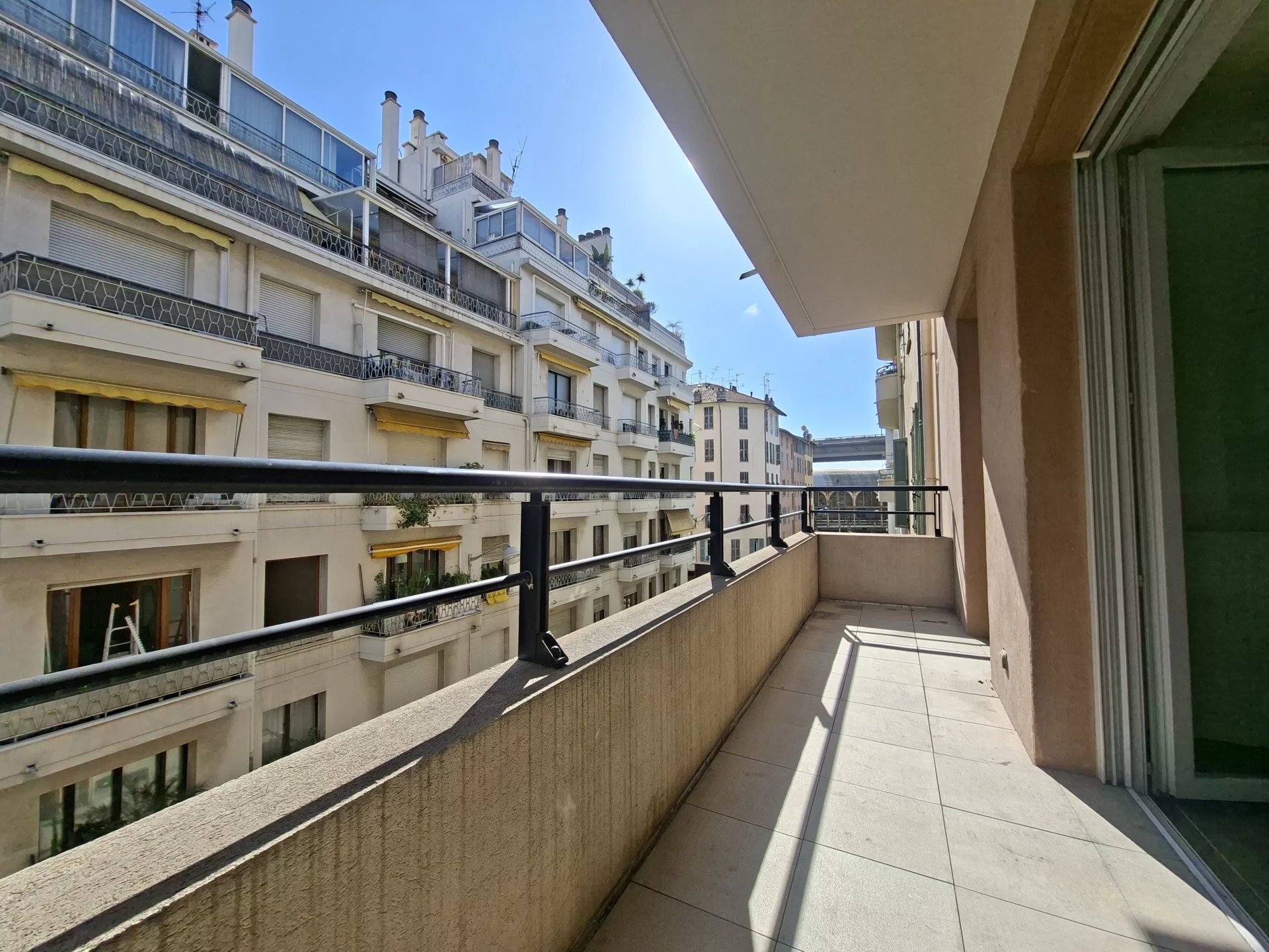 2P NICE LIBERATION / RUE VILLENEUVE