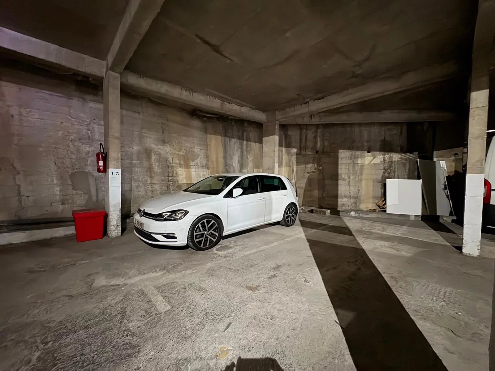 PARKING COUVERT - CORNICHE STE ROSALIE