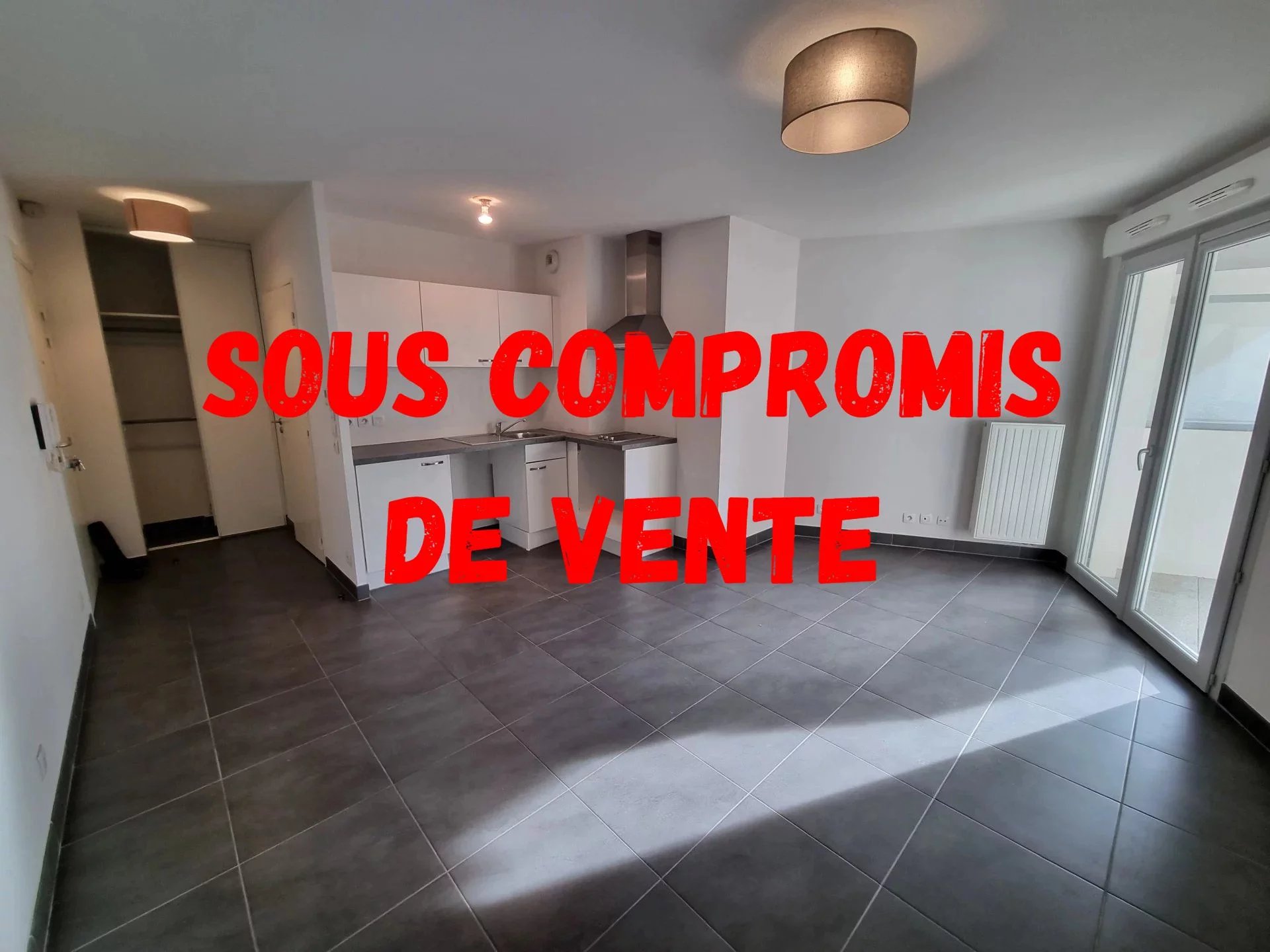 SOUS COMPROMIS DE VENTE//Studio terrasse St Sylvestre