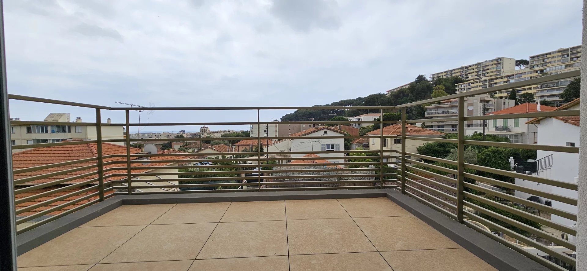 F2 - SAINT LAURENT DU VAR / LES PLANS