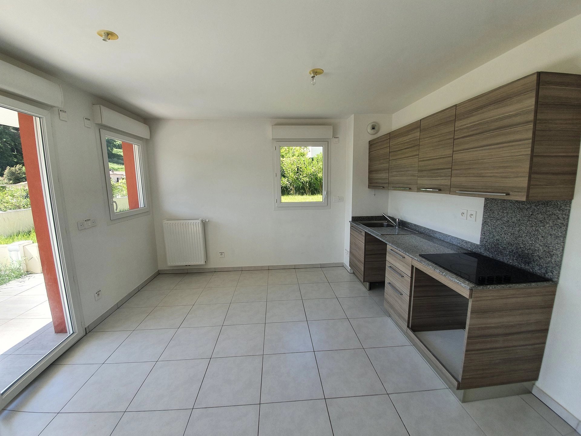 T2 REZ DE JARDIN - CAGNES SUR MER