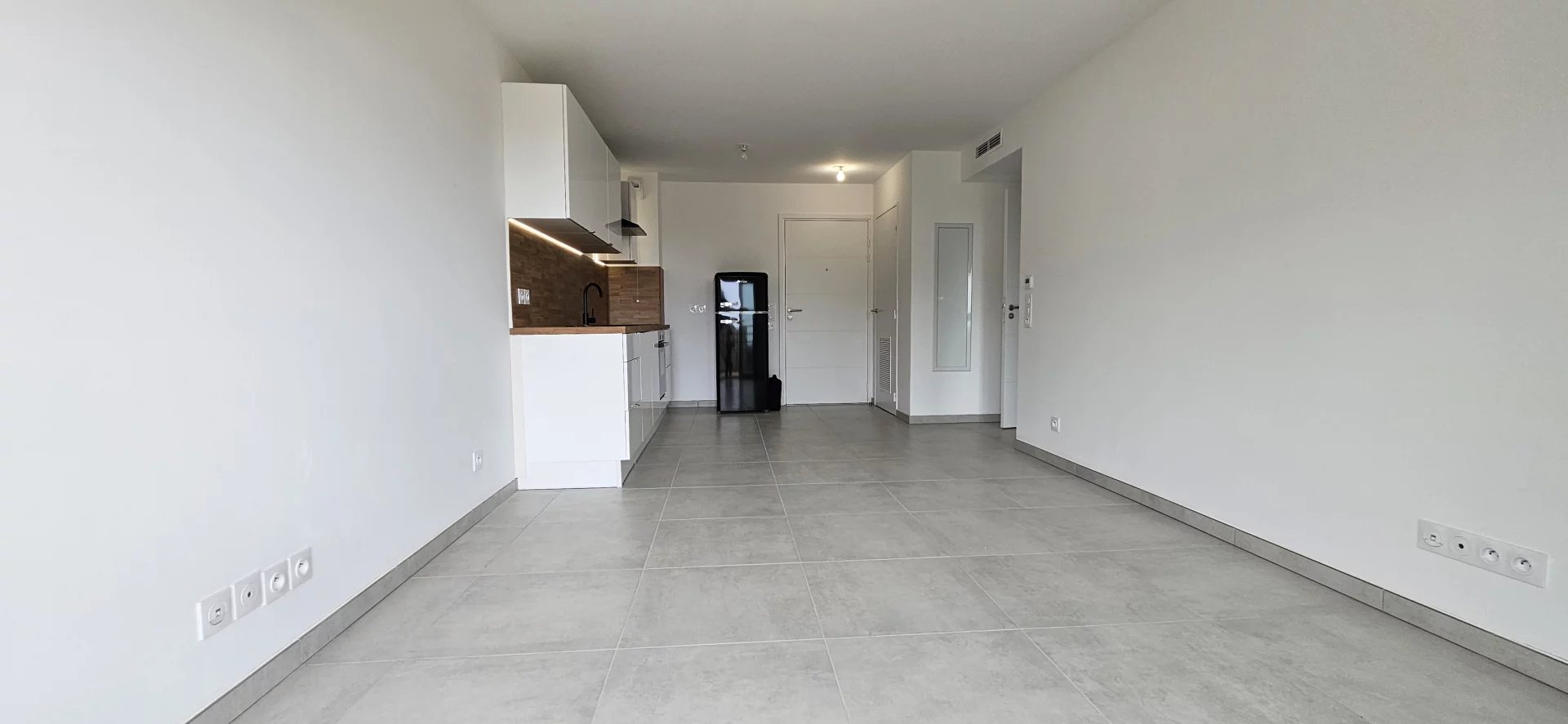 F2 - SAINT LAURENT DU VAR / LES PLANS