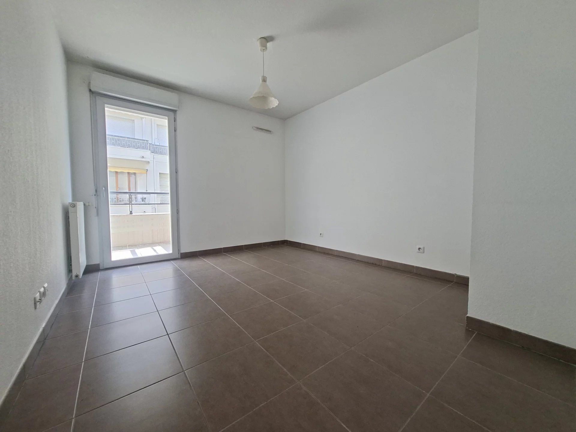 2P NICE LIBERATION / RUE VILLENEUVE