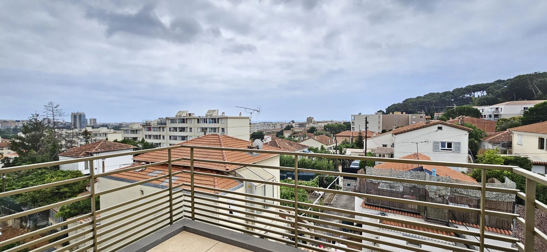 F2 - SAINT LAURENT DU VAR / LES PLANS