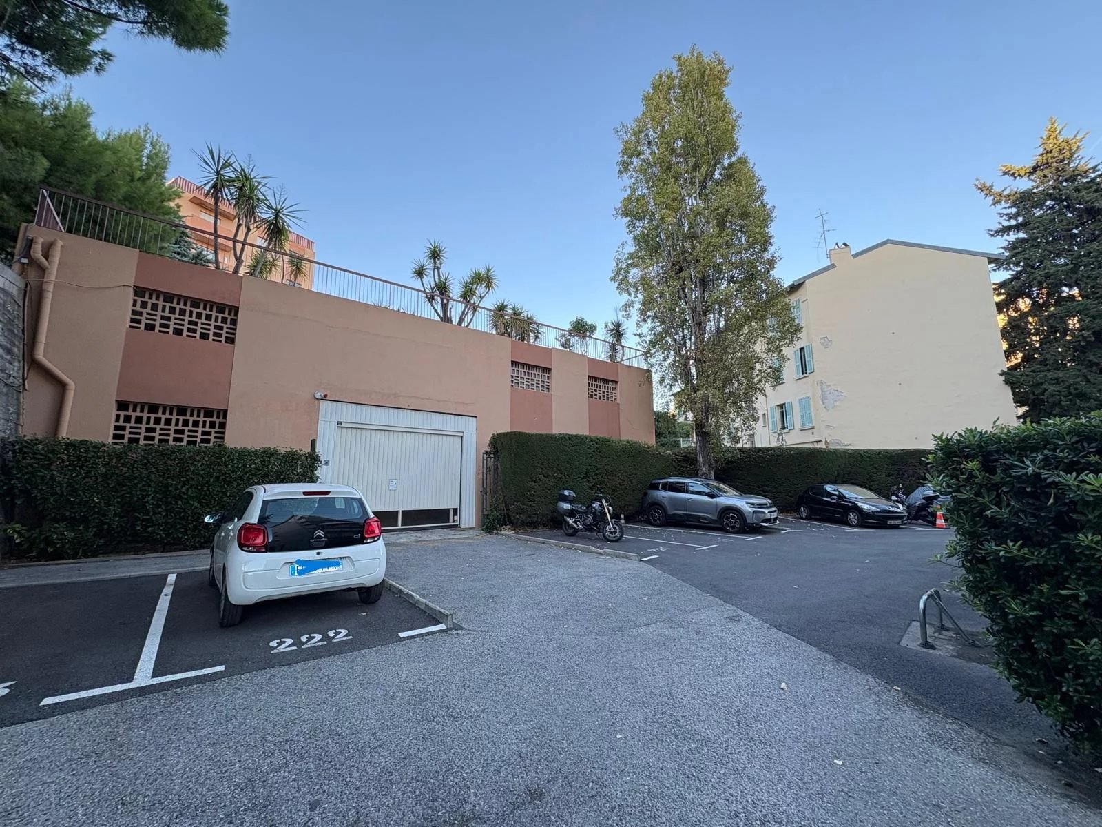 PARKING COUVERT - CORNICHE STE ROSALIE