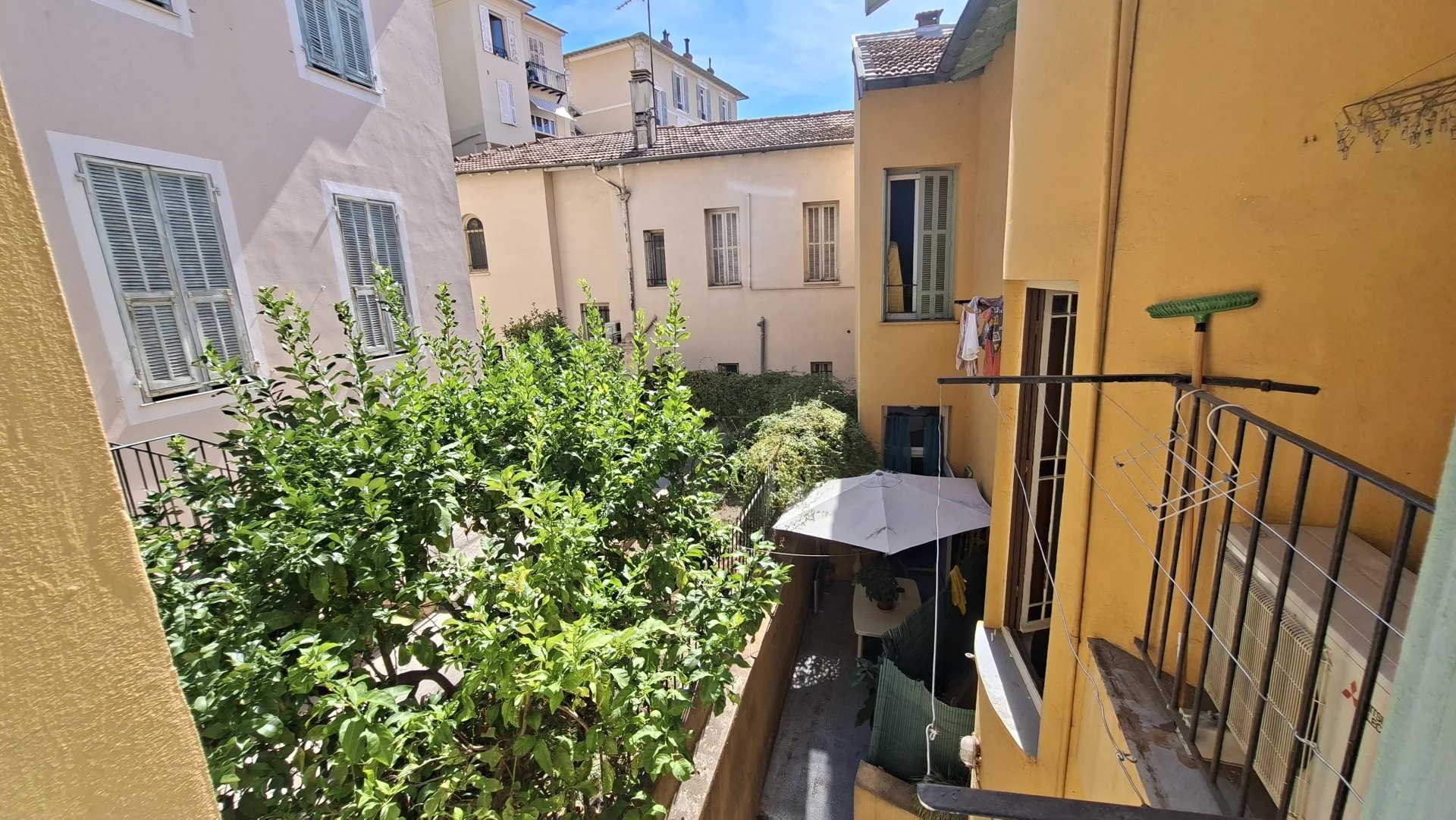 T2 MEUBLE MAGNAN
