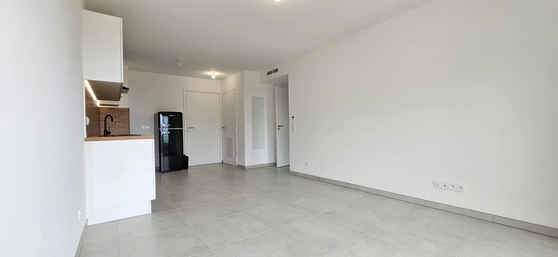 F2 - SAINT LAURENT DU VAR / LES PLANS