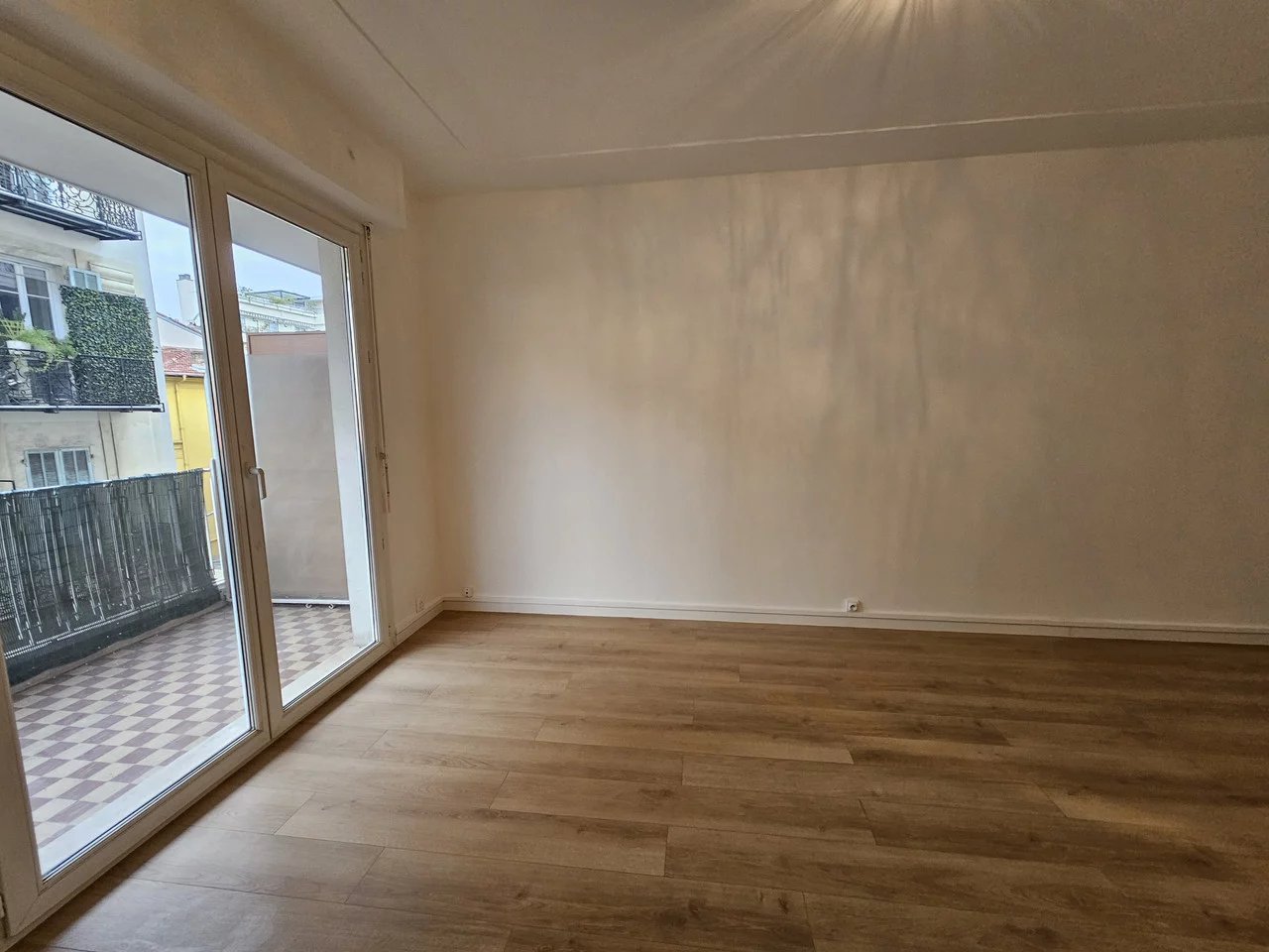 T1 - NICE RUE DE FRANCE