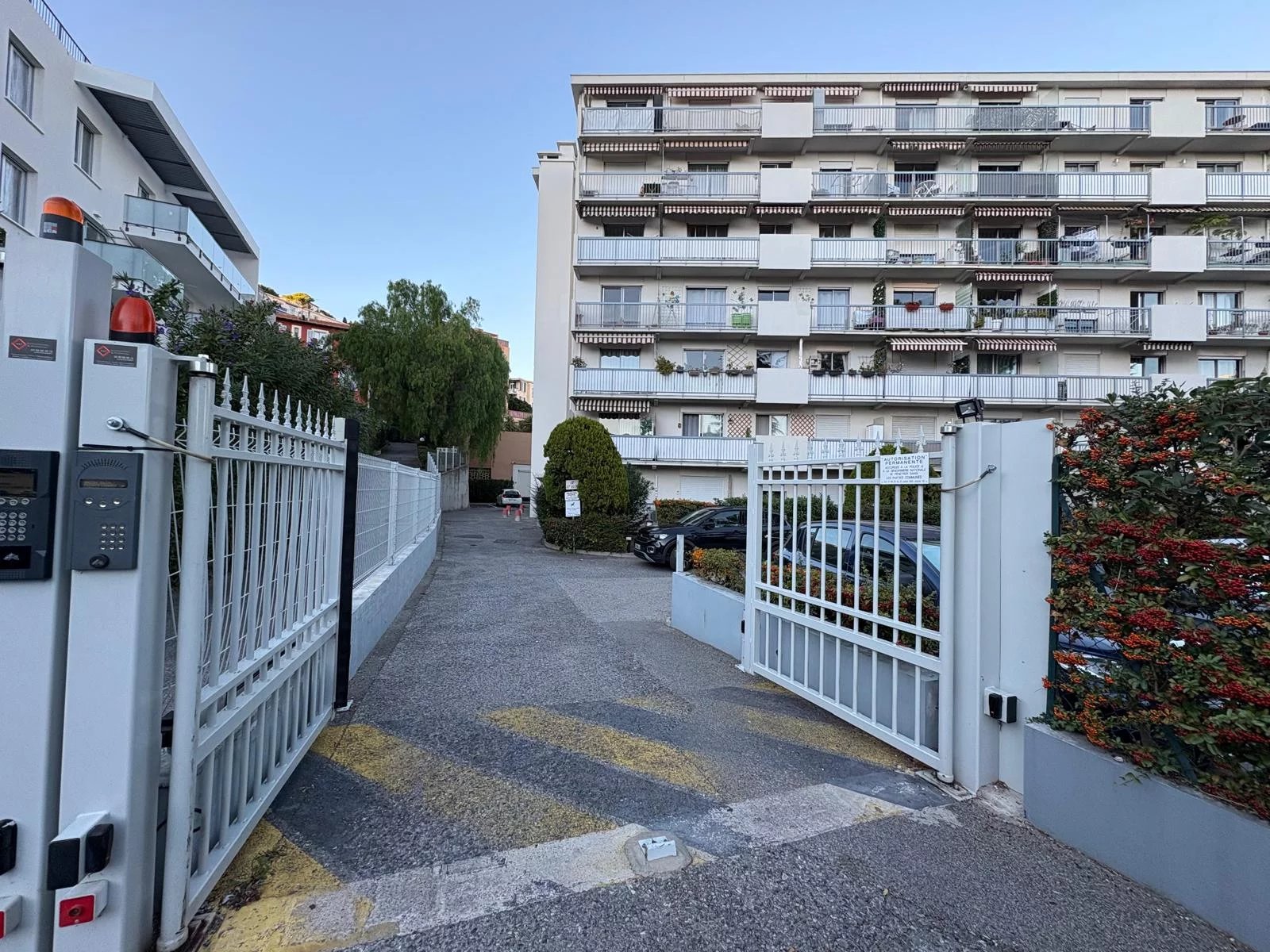 PARKING COUVERT - CORNICHE STE ROSALIE